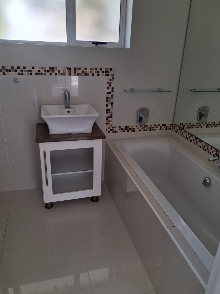 To Let 3 Bedroom Property for Rent in Vincent Heights Eastern Cape